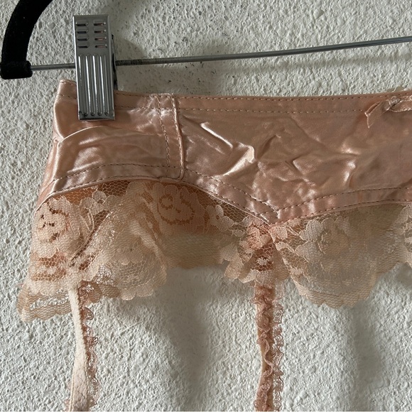 Woolite Lace Garter Belt Women’s Small Made in USA Blush Pink Sexy Coquette cute - Picture 3 of 10